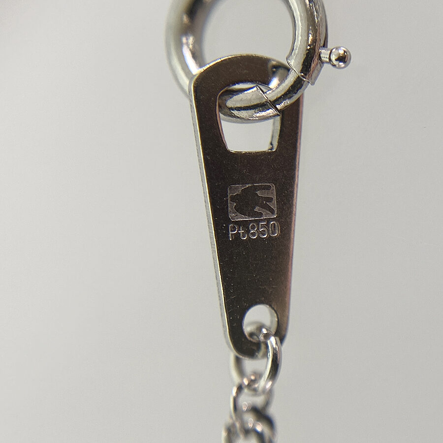 ジュエリーの刻印の意味とは？ブランドジュエリーの刻印も紹介！